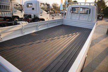 ����;��T9E Һɲ 4.005�׵��Ŵ��綯����΢�� �д��º�56.67kWhͼƬ