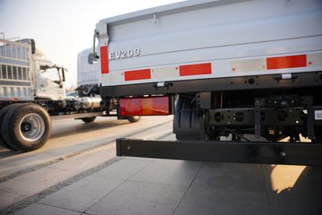 ����;��T9E Һɲ 4.005�׵��Ŵ��綯����΢�� �д��º�56.67kWhͼƬ