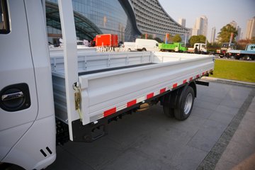 ����;��T9E Һɲ 4.005�׵��Ŵ��綯����΢�� �д��º�56.67kWhͼƬ