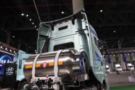 解放J6V&nbsp;电动牵引车外观图片