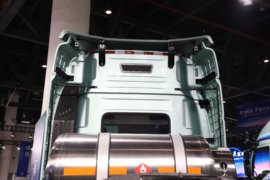 解放J6V&nbsp;电动牵引车外观图片