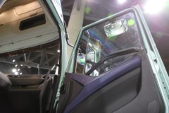 解放J6V 6X4 插电式增程混合动力牵引车 宁德时代118kWh