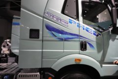 解放J6E 4X2 混合动力牵引车 宁德时代58kWh