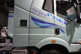 解放J6E&nbsp;电动牵引车外观图片