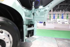 解放J6E 4X2 混合动力牵引车 宁德时代58kWh