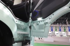 解放J6E 4X2 混合动力牵引车 宁德时代58kWh