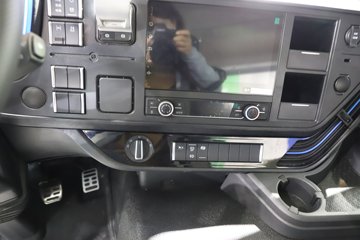 ���J6E 4X2 ��϶���ǣ���� ����ʱ��58kWhͼƬ