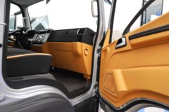 解放领途 焕新款 3.2L柴油 180马力 法士特8档 5.8米仓栅式载货车