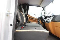 解放领途 焕新款 3.2L柴油 180马力 法士特8档 5.8米仓栅式载货车