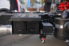 东风多利卡D6-L 重载版 2.5L柴油 185马力 法士特8档 气刹 4.17米单排仓栅式轻卡