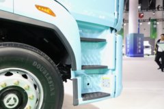 解放鹰驰 6X4 纯电动牵引车 宁德时代400.61kWh