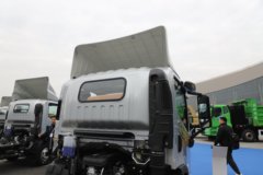 解放 新领途 复合版 2.4L柴油 180马力 4X2 法士特6档 4.2米单排栏板轻卡