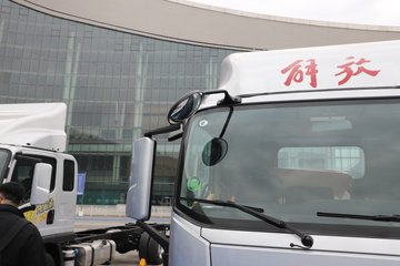 ��� ����; ���ϰ� 2.4L���� 180���� 4X2 ��ʿ��6�� 4.2�׵��������ῨͼƬ