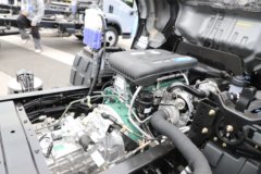 解放 新领途 复合版 2.4L柴油 180马力 4X2 法士特6档 4.2米单排栏板轻卡