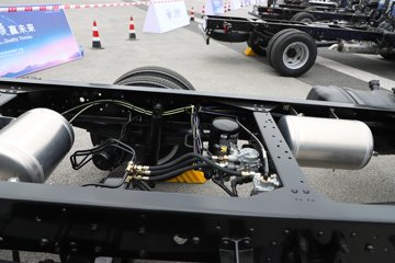 ��� ����; ���ϰ� 2.4L���� 180���� 4X2 ��ʿ��6�� 4.2�׵��������ῨͼƬ