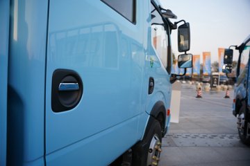 ���������D6-S 2.3L���� 142���� ������5�� ��ɲ 3.2��˫�������ῨͼƬ