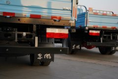 东风多利卡D6-S 2.3L柴油 142马力 万里扬5档 气刹 3.2米双排栏板轻卡