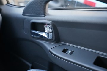 ���������D6-S 2.3L���� 142���� ������5�� ��ɲ 3.2��˫�������ῨͼƬ