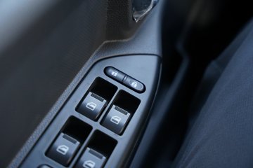 ���������D6-S 2.3L���� 142���� ������5�� ��ɲ 3.2��˫�������ῨͼƬ