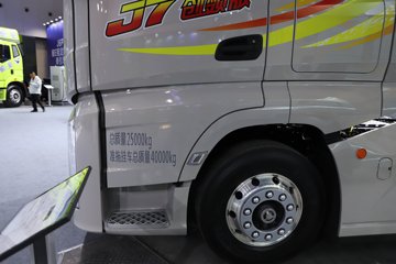 ���J7 ����� 13.2L���� 640���� 6X4 һ�����12�� AMT�Զ��� ǣ����ͼƬ