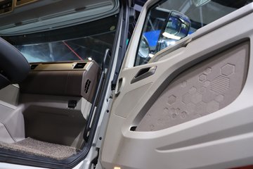 ���J7 ����� 13.2L���� 640���� 6X4 һ�����12�� AMT�Զ��� ǣ����ͼƬ