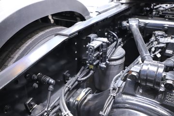 ���J7 ����� 13.2L���� 640���� 6X4 һ�����12�� AMT�Զ��� ǣ����ͼƬ