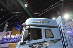 解放J7 12.5L柴油 580马力 8X4 一汽解放12档 AMT自动档 9.4米仓栅式载货车