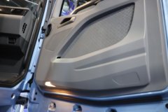 解放J7 12.5L柴油 580马力 8X4 一汽解放12档 AMT自动档 9.4米仓栅式载货车