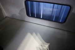 解放J7 12.5L柴油 580马力 8X4 一汽解放12档 AMT自动档 9.4米仓栅式载货车