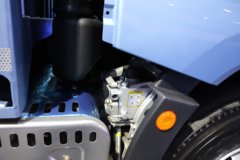 解放J7 12.5L柴油 580马力 8X4 一汽解放12档 AMT自动档 9.4米仓栅式载货车