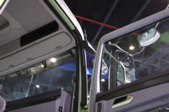 解放J7 13.2L柴油 640马力 8X4 一汽解放12档 8.5米自卸车