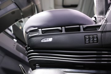 ���J7 13.2L���� 640���� 8X4 һ�����12�� 8.5����ж��ͼƬ