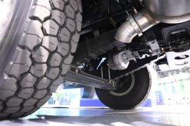 解放J7&nbsp;自卸车底盘                                                图片