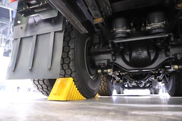 ���J7 13.2L���� 640���� 8X4 һ�����12�� 8.5����ж��ͼƬ