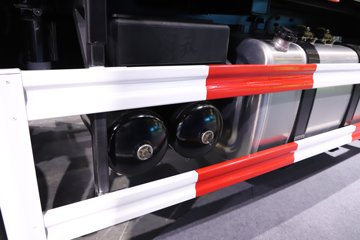 ���J7 13.2L���� 640���� 8X4 һ�����12�� 8.5����ж��ͼƬ