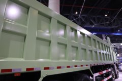 解放J7 13.2L柴油 640马力 8X4 一汽解放12档 8.5米自卸车