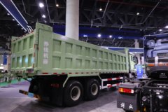 解放J7 13.2L柴油 640马力 8X4 一汽解放12档 8.5米自卸车