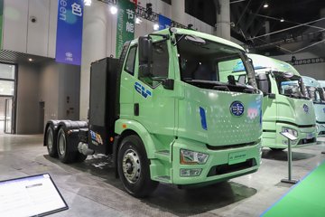 一汽解放 J6L 6X4 纯电动牵引车400.61kWh