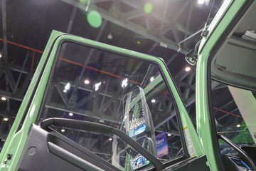 解放J6L&nbsp;电动牵引车驾驶室图片