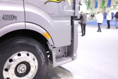 一汽解放J6 PRO LNG 580马力 6X4 牵引车