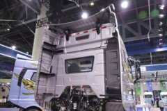 一汽解放J6 PRO LNG 580马力 6X4 牵引车