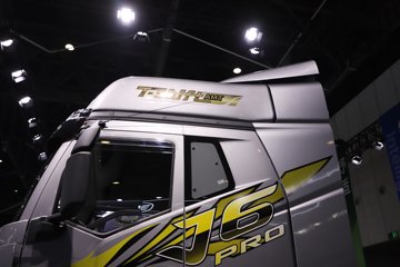 һ�����J6 PRO 12.5L���� 580���� 6X4 ǣ����ͼƬ