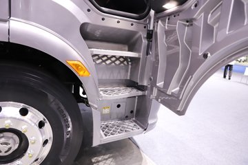 һ�����J6 PRO 12.5L���� 580���� 6X4 ǣ����ͼƬ