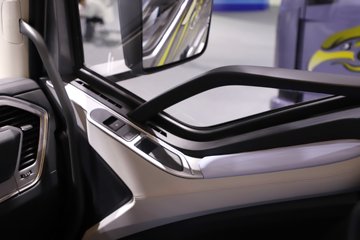 һ�����J6 PRO 12.5L���� 580���� 6X4 ǣ����ͼƬ