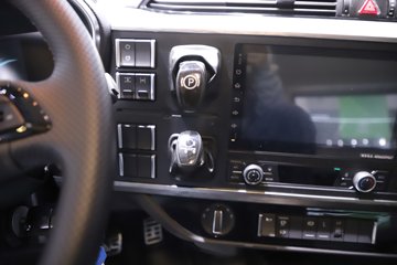 һ�����J6 PRO 12.5L���� 580���� 6X4 ǣ����ͼƬ