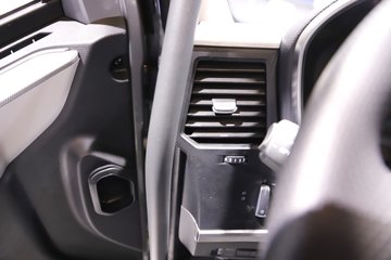 һ�����J6 PRO 12.5L���� 580���� 6X4 ǣ����ͼƬ