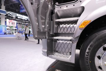 һ�����J6 PRO 12.5L���� 580���� 6X4 ǣ����ͼƬ