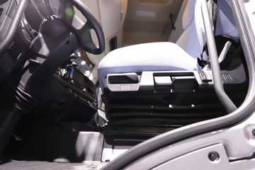 һ�����J6 PRO 12.5L���� 580���� 6X4 ǣ����ͼƬ