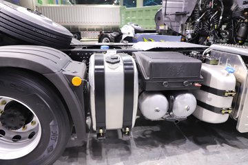 һ�����J6 PRO 12.5L���� 580���� 6X4 ǣ����ͼƬ