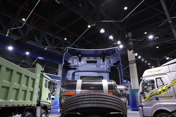 һ�����J6 PRO LNG 600���� 6X4 һ�����12�� AMT�Զ��� ǣ����ͼƬ